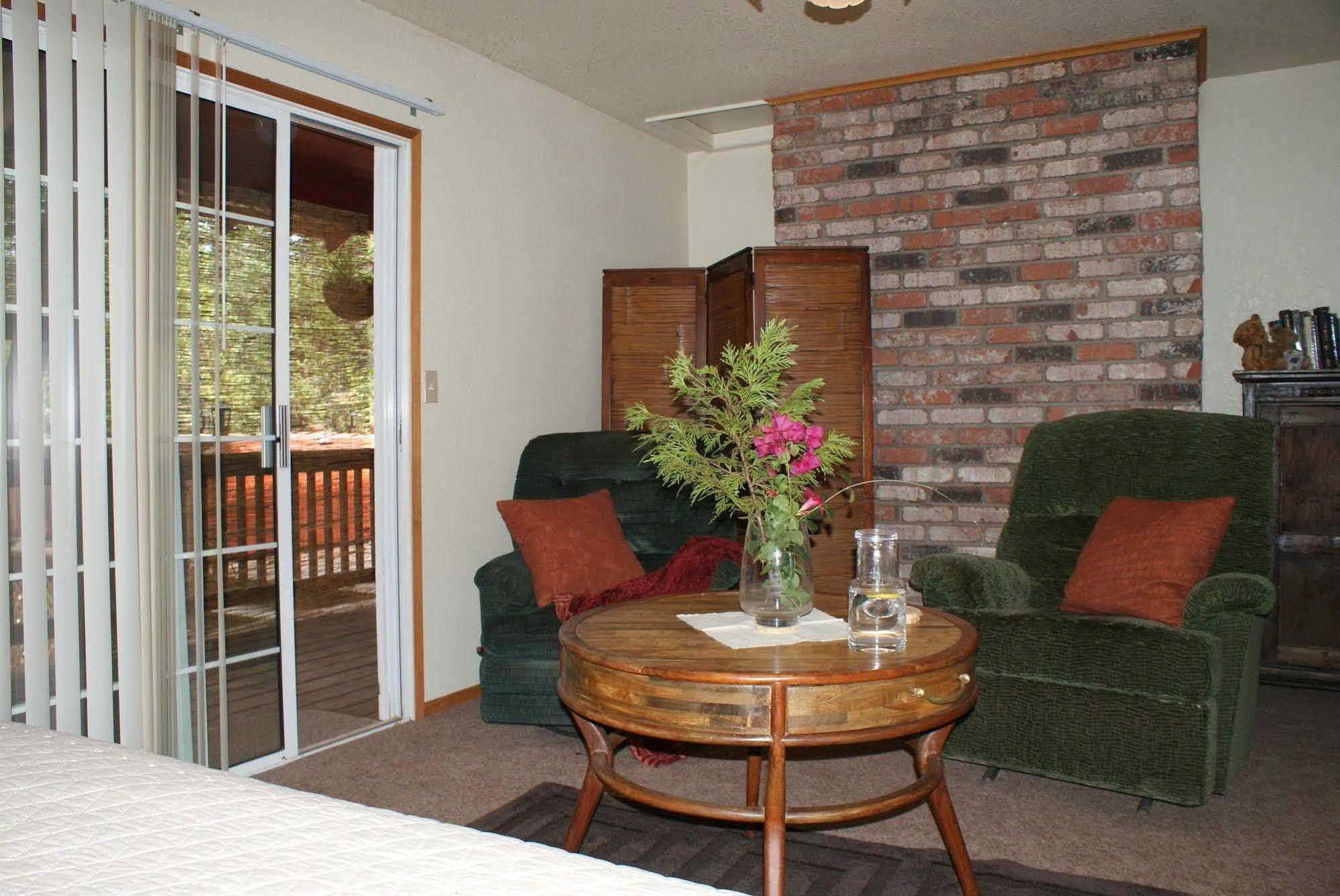 The Red Rooster Lodge Coulterville Exteriér fotografie