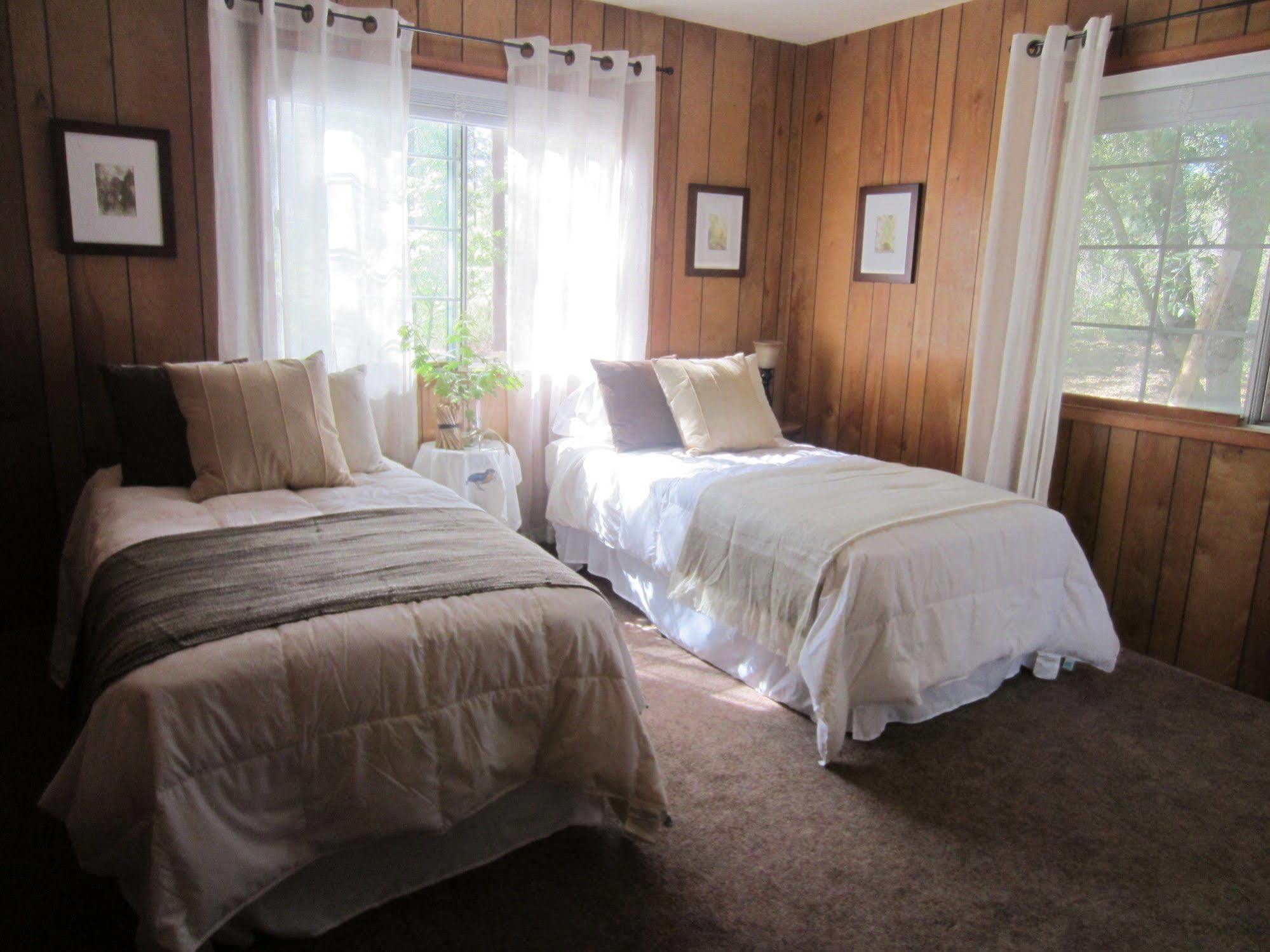The Red Rooster Lodge Coulterville Exteriér fotografie