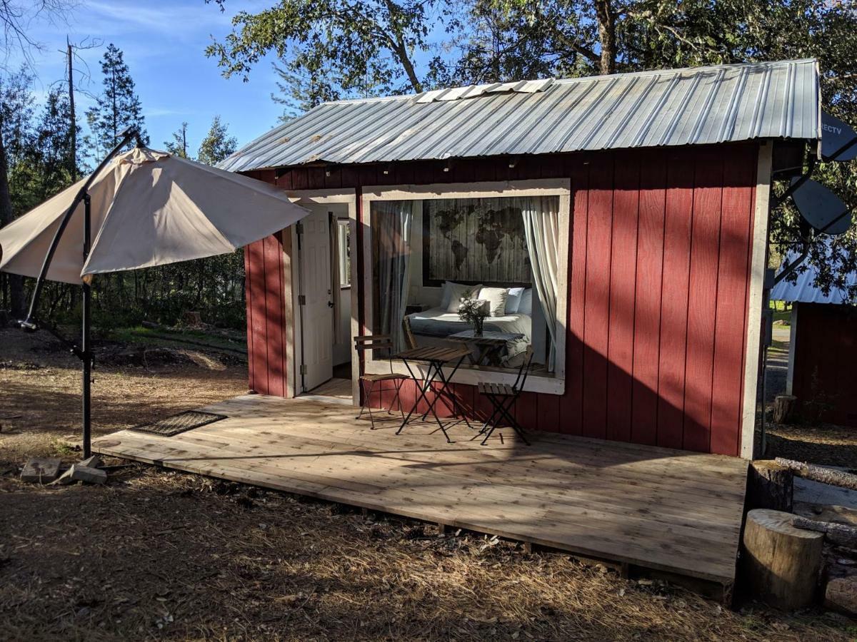 The Red Rooster Lodge Coulterville Exteriér fotografie
