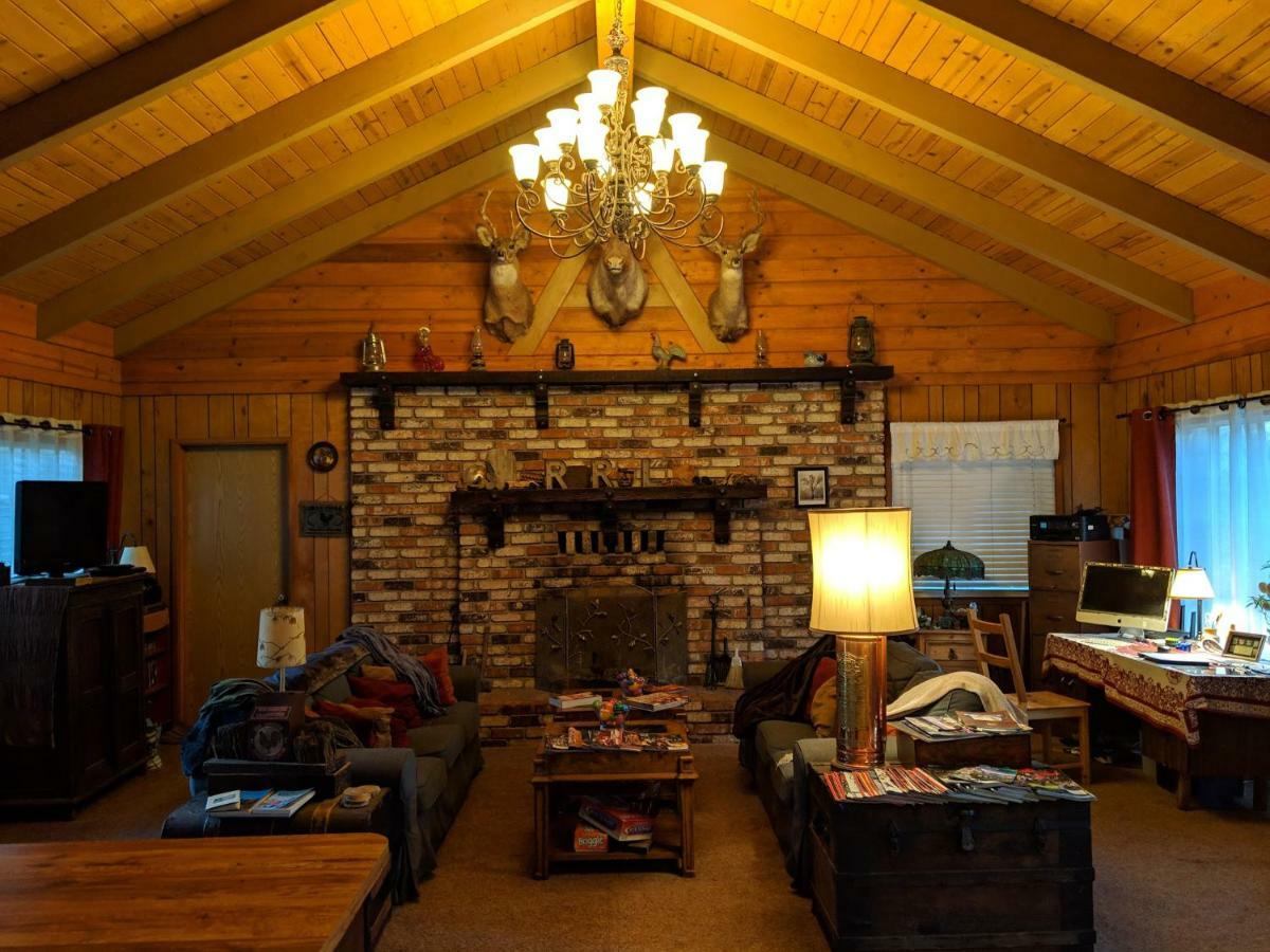 The Red Rooster Lodge Coulterville Exteriér fotografie
