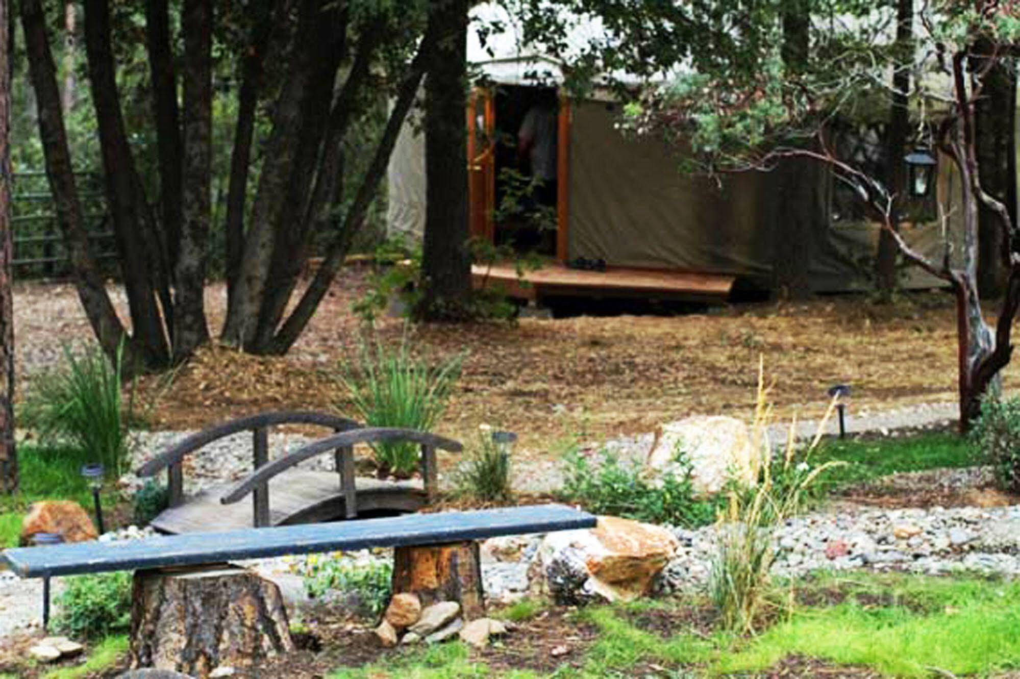 The Red Rooster Lodge Coulterville Exteriér fotografie
